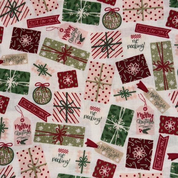 Presents, Gifts Tags & Bows - Christmas Village - Riley Blake Designs - 1 Yard - Picture 2 of 8